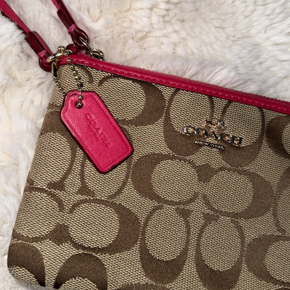 COACH WRISTLET WITH PINK TRIM - Picture 3 of 9